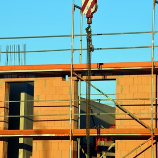 Incidente in cantiere: cade da un ponteggio