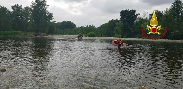 Finisce in tragedia il bagno nelle acque della Sesia, dolore per la morte del 12enne Finisce in tragedia il bagno nelle acque della Sesia, dolore per la morte del 12enne