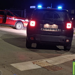 Auto fuori strada a Graglia, conducente soccorso nella notte (foto di repertorio)