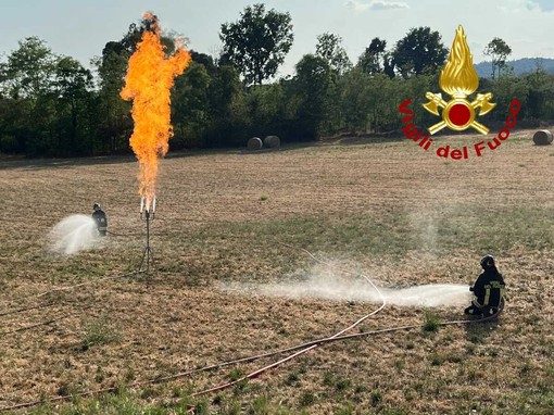 Vigili del Fuoco a Cavaglià per la messa in sicurezza di una cisterna contenente GPL