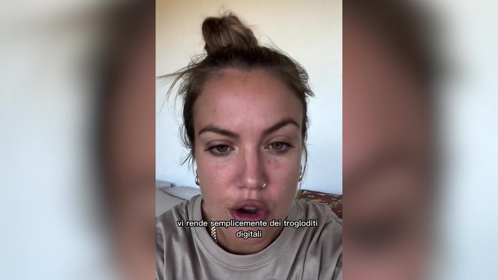 Lo sfogo di Alice De Andrè per i commenti sessisti: "Trogloditi digitali" Lo sfogo di Alice De Andrè per i commenti sessisti: "Trogloditi digitali"