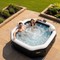 Una jacuzzi sul terrazzo spendendo meno di un weekend alle terme