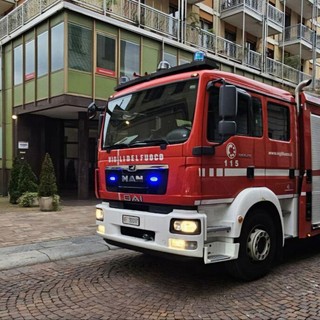 Biella, fuga di gas in via Antonio Gramsci: vigili del fuoco al lavoro
