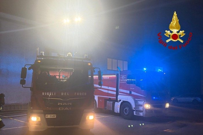 Dal Nord/Ovest, Caresanablot: Incendio materiale elettrico, intervengono i Vigili del Fuoco
