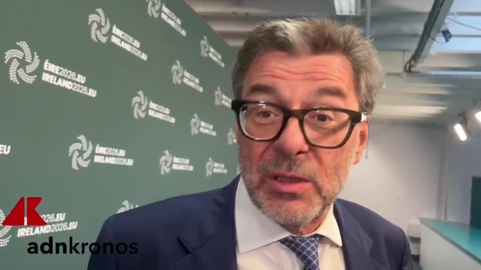 Giorgetti a Dublino: "Spero per Italia deficit 2025 sotto il 3%". E cita Boskov