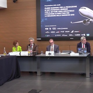 Decarbonizzazione del trasporto aereo, a Roma l'incontro sul futuro della filiera SAF