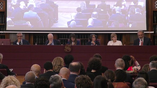 Sanità: a 25 anni dal Titolo V il libro su equità e rapporto tra Stato e Regioni Sanità: a 25 anni dal Titolo V il libro su equità e rapporto tra Stato e Regioni