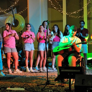 Verrone, "L'estate sta finendo...": una serata indimenticabile tra musica, amori sulla spiaggia e ricordi