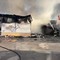 Vasto incendio in un capannone industriale a Napoli, l'intervento dei Vigili del Fuoco Vasto incendio in un capannone industriale a Napoli, l'intervento dei Vigili del Fuoco
