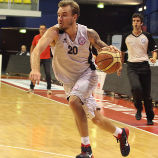 Basket- SPECIALE DERBY Oltre mille biglietti già venduti Basket- SPECIALE DERBY Oltre mille biglietti già venduti