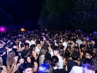 Gran ballo di fine anno scolastico a Villa Cernigliaro a Sordevolo Gran ballo di fine anno scolastico a Villa Cernigliaro a Sordevolo