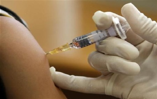 Si presenta a fare il vaccino con il braccio in silicone, denunciato cinquantenne, foto archivio