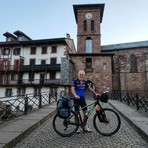 Da Oropa a Santiago in bicicletta: Andrea Mercando è all’inizio del Cammino francese FOTO