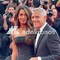 Clooney show sul red carpet di Venezia 83, si siede tra i fotografi e manda i visibilio i fan Clooney show sul red carpet di Venezia 83, si siede tra i fotografi e manda i visibilio i fan