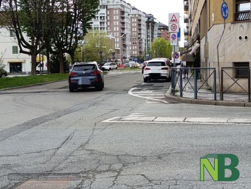 Riparazione tubatura a Biella via Bertodano, come cambiano le fermate dei bus Riparazione tubatura a Biella via Bertodano, come cambiano le fermate dei bus