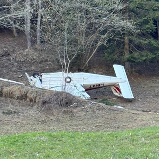 Velivolo si schianta a Camporcher: era partito dall’aeroporto di Biella-Cerrione - Foto Tiziano Trevisan