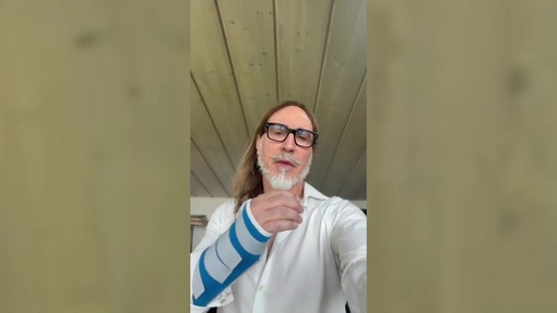 Manuel Agnelli: "Mi sono infortunato, gli Afterhours non saranno a Firenze sabato"