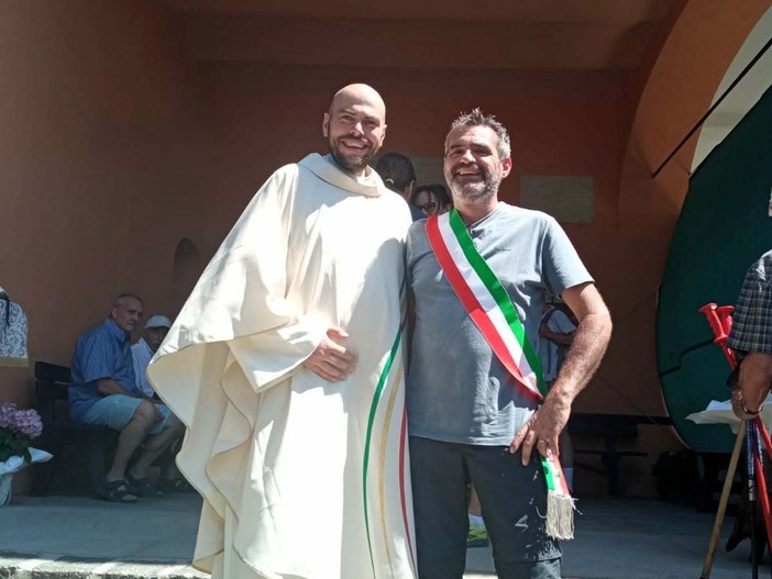 Valdilana in festa al Santuario di San Bernardo: una giornata di fede, comunità e condivisione (foto dalla pagina Facebook di Comune di Valdilana) Valdilana in festa al Santuario di San Bernardo: una giornata di fede, comunità e condivisione (foto dalla pagina Facebook di Comune di Valdilana)