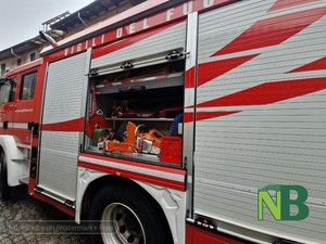 Valdilana, a fuoco una catasta di legna Valdilana, a fuoco una catasta di legna