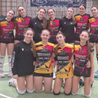 In foto,  le atlete della Prima Divisione dopo la vittoria contro Occhieppese Pallavolo