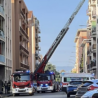 Incidente domestico per un’anziana, autoscala e soccorritori a Biella