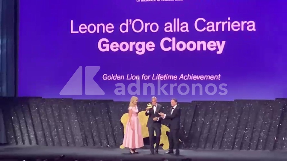 Leone d'oro alla carriera per George Clooney, è standing ovation a Venezia 2026 Leone d'oro alla carriera per George Clooney, è standing ovation a Venezia 2026