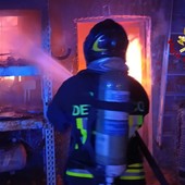 Dal Nord/Ovest: Incendio a Maglione, intervengono squadre dei Vigili del Fuoco Dal Nord/Ovest: Incendio a Maglione, intervengono squadre dei Vigili del Fuoco