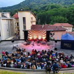 Valdilana, grande partecipazione al Parco Reda per la serata omaggio a Lucio Dalla (foto dalla pagina Facebook di Comune di Valdilana) Valdilana, grande partecipazione al Parco Reda per la serata omaggio a Lucio Dalla (foto dalla pagina Facebook di Comune di Valdilana)