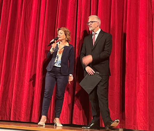 Vigliano, grande festa per i 60 anni della scuola media "Dante Alighieri" (foto dal sito web del Comune di Vigliano Biellese)