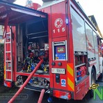 Dà fuoco a delle riviste e si allontana prima dell'arrivo di Carabinieri e Vigili del Fuoco, foto archivio Dà fuoco a delle riviste e si allontana prima dell'arrivo di Carabinieri e Vigili del Fuoco, foto archivio
