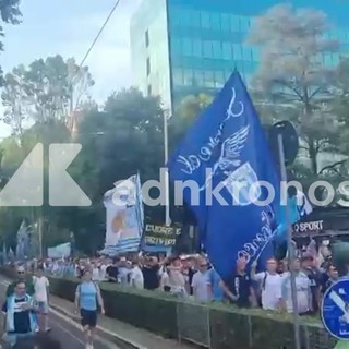 Lazio, migliaia di tifosi al corteo contro Lotito tra cori e bandiere Lazio, migliaia di tifosi al corteo contro Lotito tra cori e bandiere