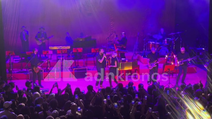 La notte londinese di Cremonini: sul palco Salmo, Fibra e Malika per presentare 'Amateur'
