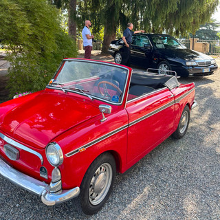 A Villa Dea protagonista l'eleganza delle auto del passato A Villa Dea protagonista l'eleganza delle auto del passato