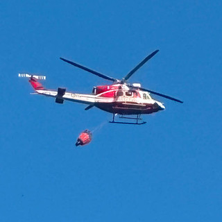 Domate le fiamme alle Piane di Montesinaro, in corso le operazioni di bonifica
