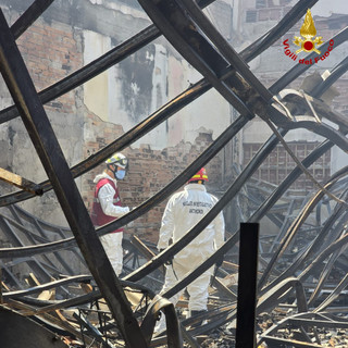 Casale Monferrato, incendio videoteca: sul posto anche i Vigili del Fuoco di Biella