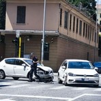 Vigliano Biellese, scontro tra auto in via Milano: traffico rallentato Vigliano Biellese, scontro tra auto in via Milano: traffico rallentato