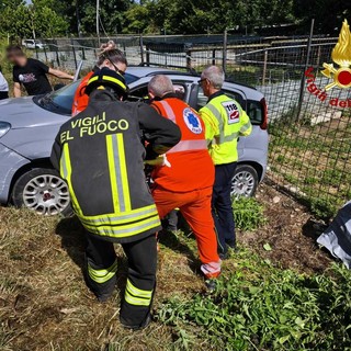 Incidente stradale sulla SP 12, intervento dei Vigili del Fuoco FOTO