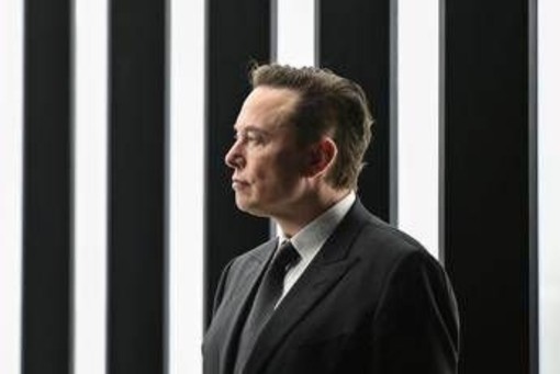 Elon Musk, viaggio su Marte rimandato: "Costruirò una città sulla Luna"