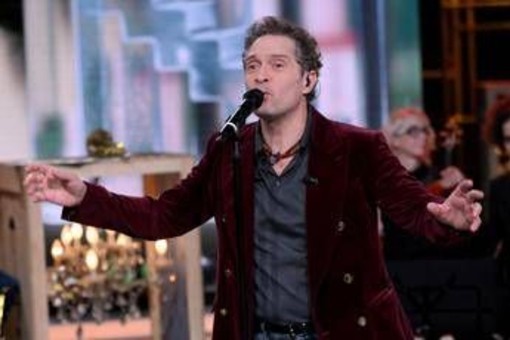 Sanremo 2026, Claudio Santamaria chi è: la cover con Malika Ayane
