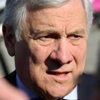 Iran, Tajani: "Oman chiude frontiera, italiani restino a Dubai"