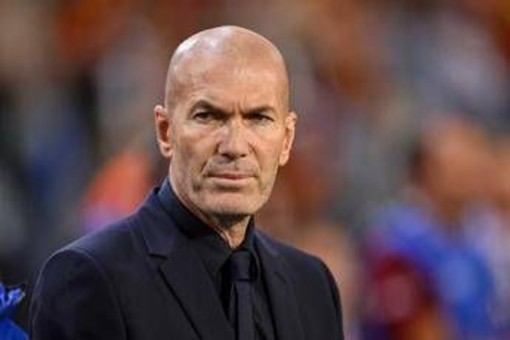 Zidane, gaffe del giornalista dopo Belgio-Francia: "Sono con l'allenatore del Real Madrid" Zidane, gaffe del giornalista dopo Belgio-Francia: "Sono con l'allenatore del Real Madrid"