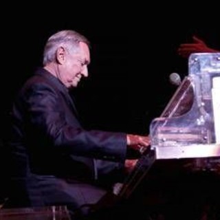 È morto Neil Sedaka, addio alla leggenda del pop americano
