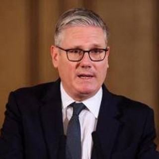 Crisi nel Labour, Starmer: "Non mi farò da parte". Ma salgono i deputati che chiedono le dimissioni Crisi nel Labour, Starmer: "Non mi farò da parte". Ma salgono i deputati che chiedono le dimissioni