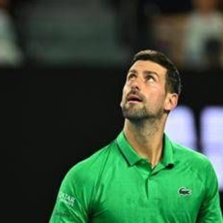 Djokovic, il rito all'Australian Open: "Ogni giorno abbraccio un fico brasiliano nei giardini di Melbourne, mi cura"