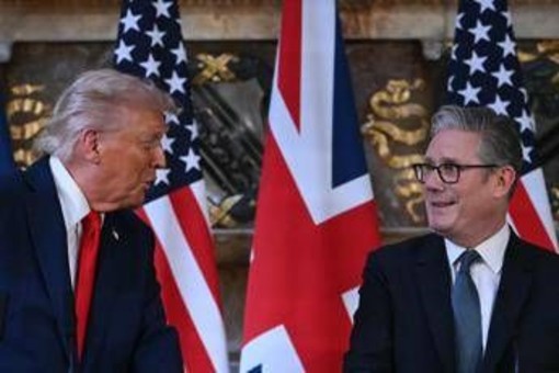 Ucraina, Trump: "Putin mi ha veramente deluso". Starmer: "Pace a Gaza
