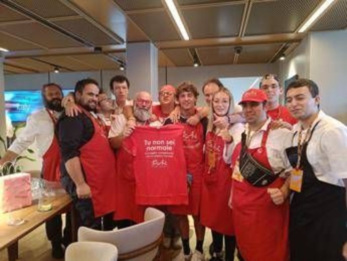 A Monza arriva la... 'pizza Antonelli': regalo speciale per il pilota al Gran Premio d'Italia