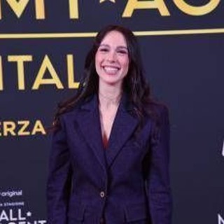 Aurora Ramazzotti smentisce i ritocchini: "Spero di aver ereditato di geni di mamma Michelle" Aurora Ramazzotti smentisce i ritocchini: "Spero di aver ereditato di geni di mamma Michelle"