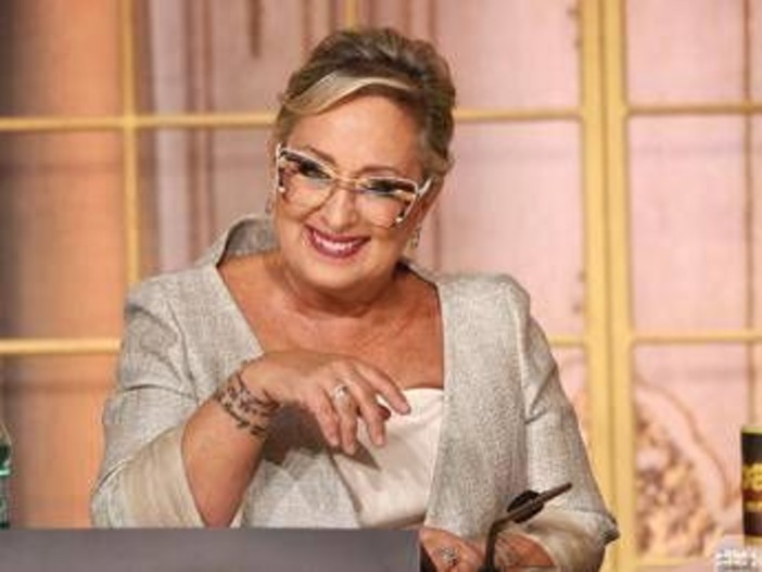 Carolyn Smith, l'appello a Ballando: "Da 10 anni lotto contro il tumore, fate prevenzione" Carolyn Smith, l'appello a Ballando: "Da 10 anni lotto contro il tumore, fate prevenzione"