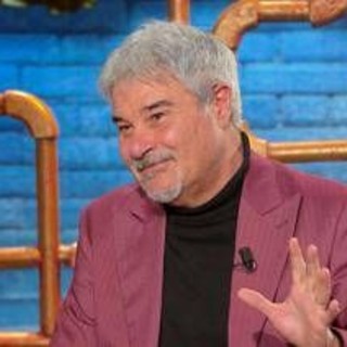 Pino Insegno si commuove a 'Ciao Maschio': "Mamma mi manca ogni giorno" Pino Insegno si commuove a 'Ciao Maschio': "Mamma mi manca ogni giorno"