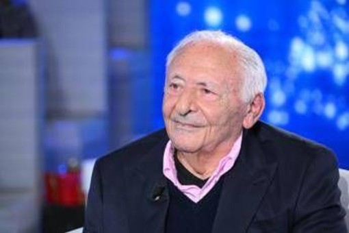 Sanremo 2026, Mogol riceve il premio alla carriera: l'omaggio al paroliere Sanremo 2026, Mogol riceve il premio alla carriera: l'omaggio al paroliere